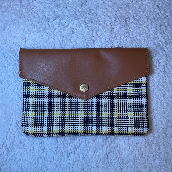 IPSY Bag with Five Liquid Lipsticks - Picture 4 of 4